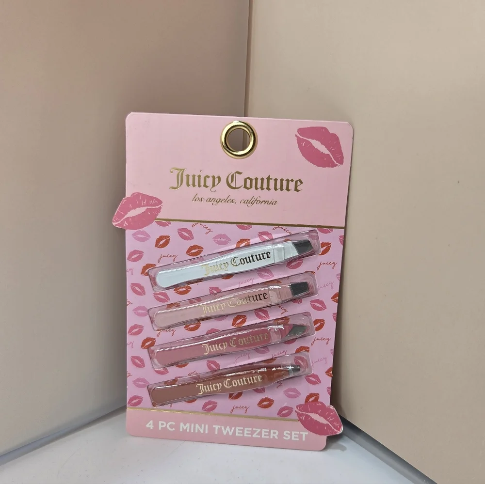 💕▪️Juicy Couture▪️ Pink and White Set Of 4 Mini Tweezers